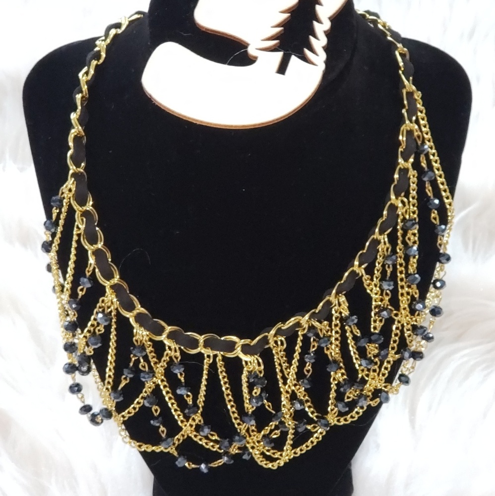 EUC gold chain beaded necklace